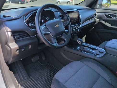 Certified 2023 Chevrolet Traverse LT w/ Rear Camera Mirror Package AWD/4WD image 10