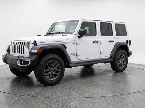 Used 2025 Jeep Wrangler Sport S image 3