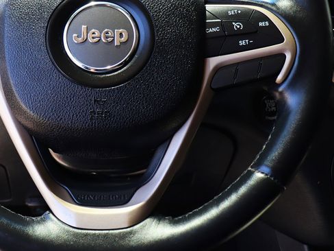 Used 2016 Jeep Cherokee Limited image 57