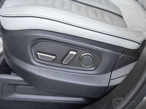 Used 2023 Rivian R1S Launch Edition image 22