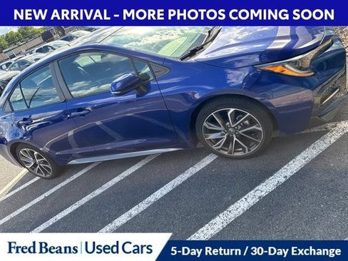 Used 2021 Toyota Corolla SE w/ SE Premium Package FWD image 3
