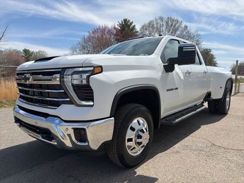 New 2026 Chevrolet Silverado 3500 LTZ w/ LTZ Convenience Package image 6