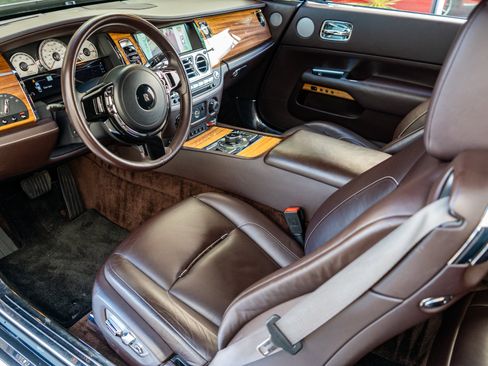 Used 2016 Rolls-Royce Wraith image 10
