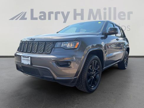 Used 2019 Jeep Grand Cherokee Altitude AWD/4WD image 1