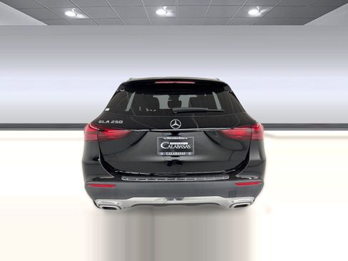 Certified 2025 Mercedes-Benz GLA 250 image 10
