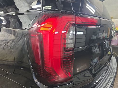 New 2026 GMC Yukon AT4 Ultimate w/ LPO, Floor Liner Package image 38