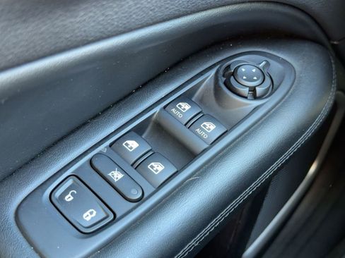 Used 2018 Jeep Compass Altitude w/ Popular Equipment Group image 11