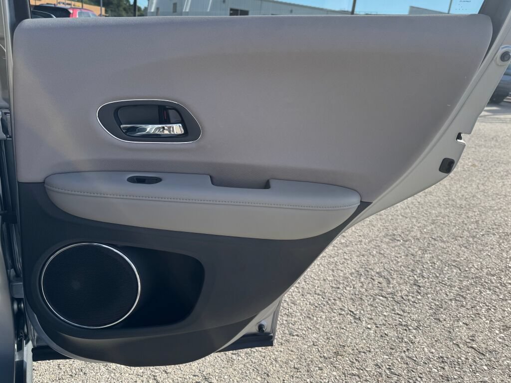 Used 2018 Honda HR-V EX image 18