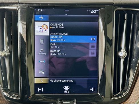 Used 2021 Volvo XC60 T5 Momentum w/ Premium Package image 14