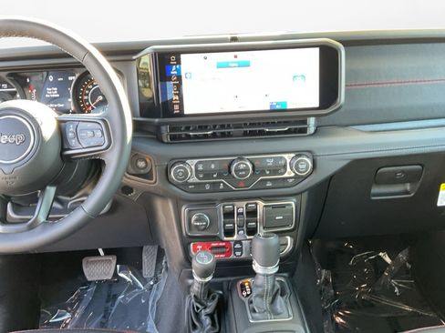 New 2026 Jeep Gladiator Rubicon AWD/4WD image 11