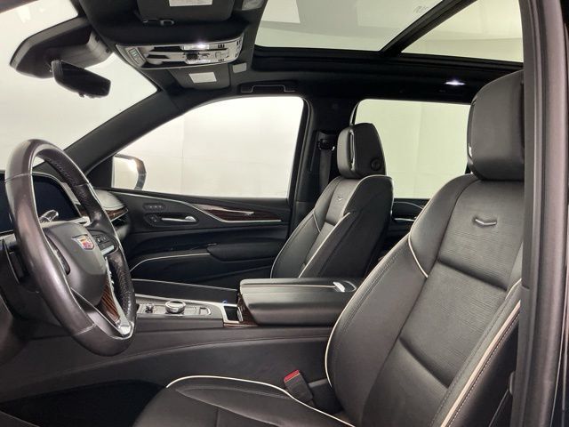 Used 2021 Cadillac Escalade Premium Luxury w/ Heavy-Duty Trailer Package AWD/4WD image 14