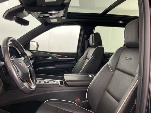 Used 2021 Cadillac Escalade Premium Luxury w/ Heavy-Duty Trailer Package AWD/4WD image 14