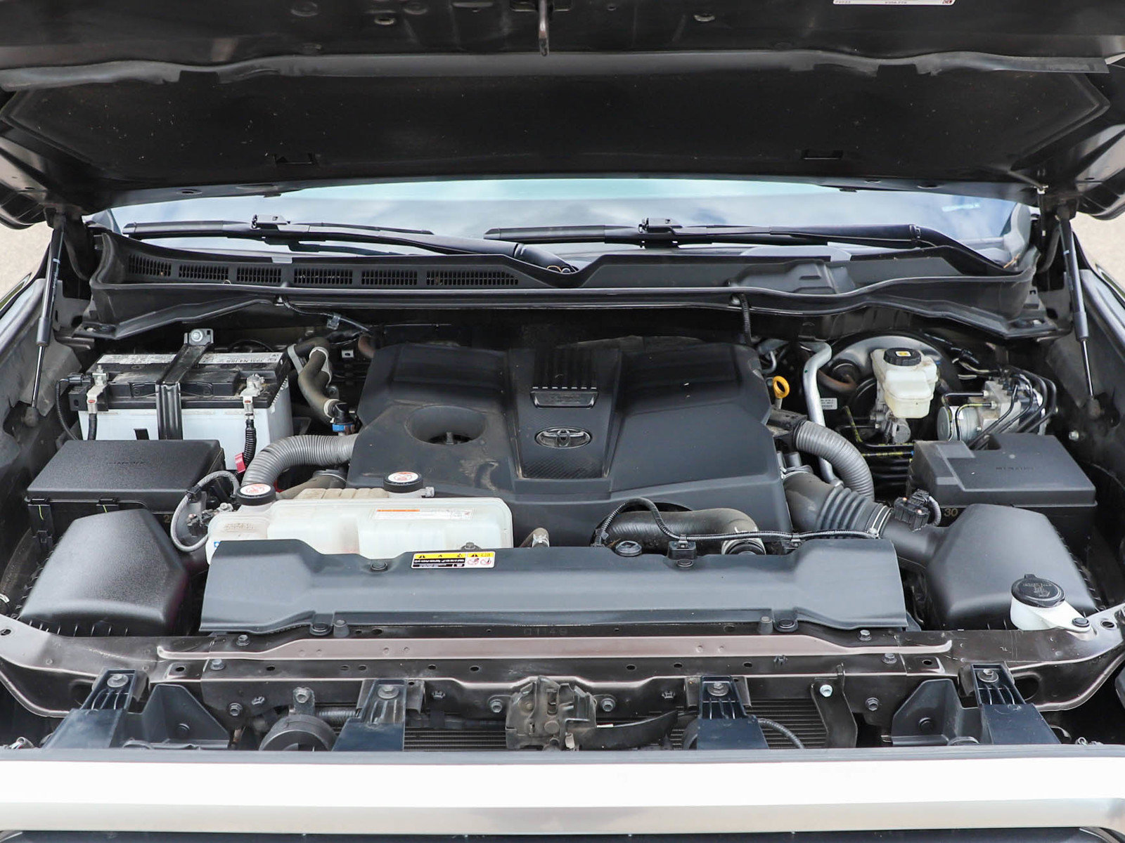Used 2024 Toyota Tundra Limited AWD/4WD image 29