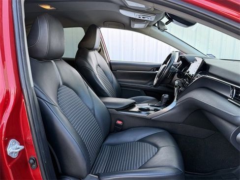 Used 2021 Toyota Camry SE image 26