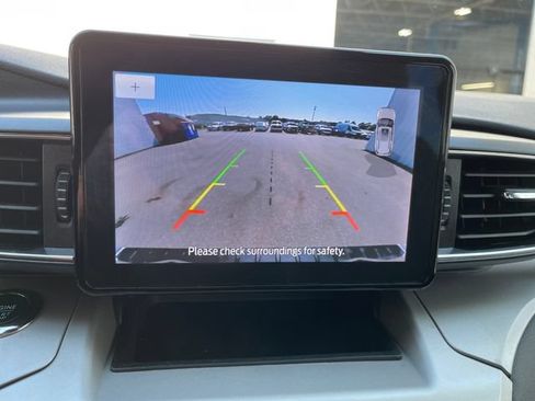 Used 2023 Ford Explorer XLT w/ Equipment Group 202A AWD/4WD image 20