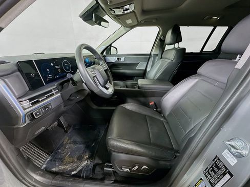 Used 2025 Hyundai Santa Fe Limited FWD image 14