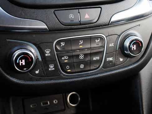 Used 2022 Chevrolet Equinox LT w/ Driver Convenience Package image 30