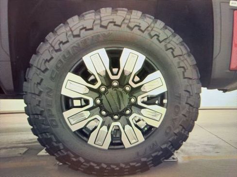 Used 2024 GMC Sierra 2500 Denali w/ Denali Reserve Package image 9