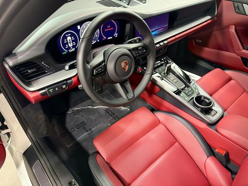 Certified 2026 Porsche 911 Carrera RWD image 4