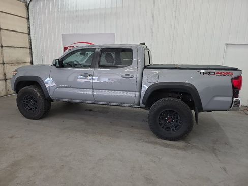 Used 2019 Toyota Tacoma TRD Off-Road image 7