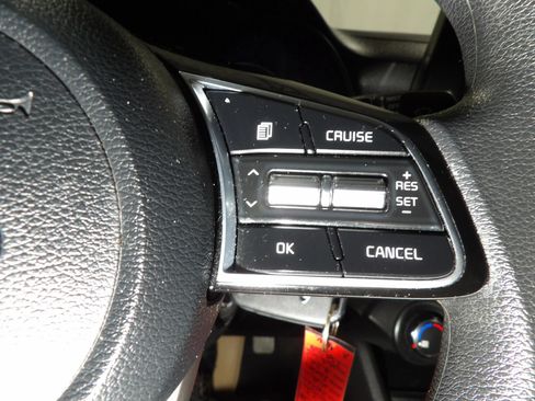 Used 2021 Kia Forte LXS FWD image 17