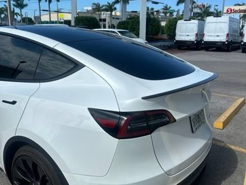 Used 2024 Tesla Model Y Performance AWD/4WD image 14