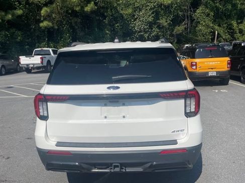 Used 2025 Ford Explorer ST-Line AWD/4WD image 11