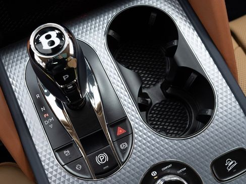 Certified 2025 Bentley Bentayga Extended Wheelbase image 37