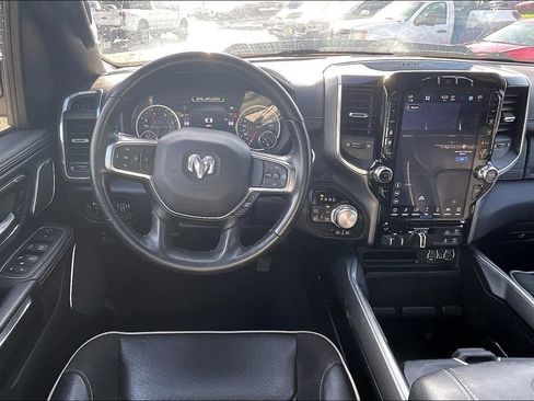 Used 2022 RAM 1500 Laramie AWD/4WD image 5