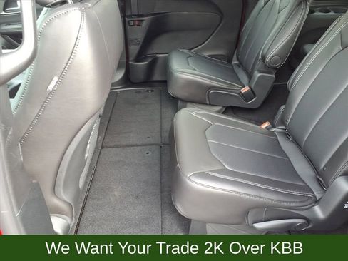 New 2026 Chrysler Pacifica Select image 8