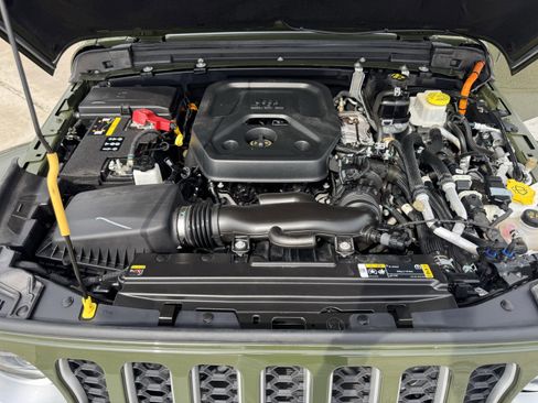 Used 2023 Jeep Wrangler Sahara w/ Cold Weather Group image 32