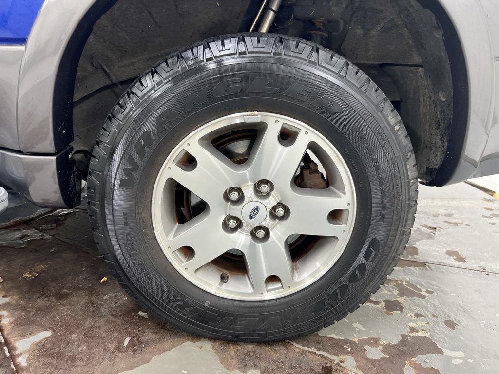 Used 2005 Ford Escape XLT AWD/4WD image 26
