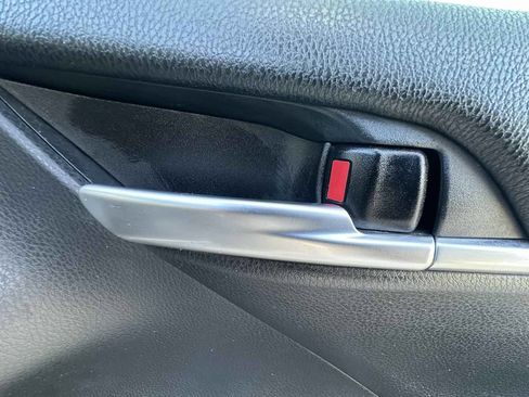 Used 2018 Toyota Camry SE FWD image 29