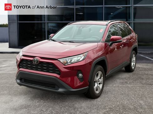 Used 2020 Toyota RAV4 XLE w/ Convenience Package AWD/4WD image 2