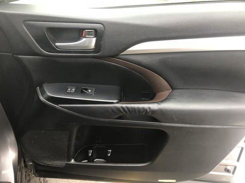 Used 2015 Toyota Highlander XLE AWD/4WD image 52