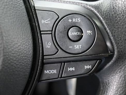 Used 2025 Toyota RAV4 LE FWD image 17
