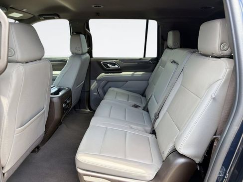Used 2023 Chevrolet Suburban LT AWD/4WD image 25