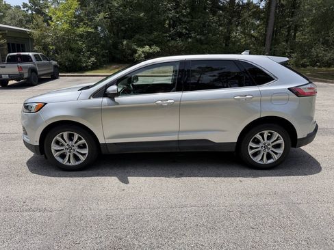 Used 2019 Ford Edge Titanium w/ Equipment Group 301A FWD image 24