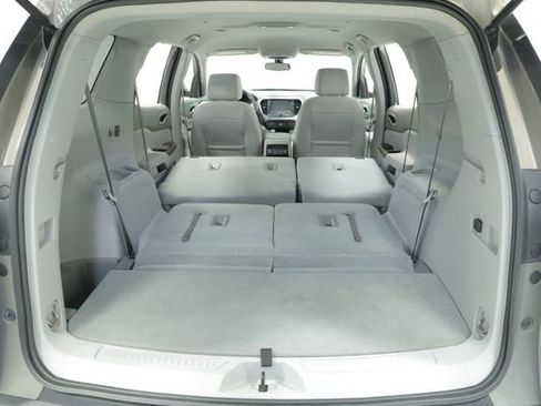 Used 2019 GMC Acadia SLE image 34