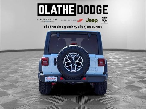 Used 2025 Jeep Wrangler Unlimited Rubicon AWD/4WD image 27