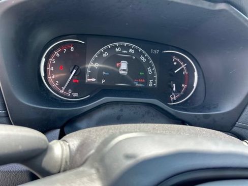 Used 2025 Toyota RAV4 XLE AWD/4WD image 7