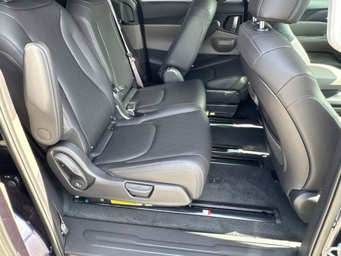 New 2026 Kia Carnival EX image 15