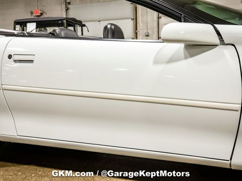 Used 2002 Chevrolet Camaro Z28 RWD image 64