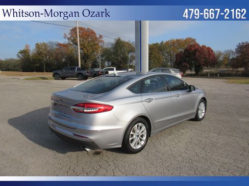 Used 2020 Ford Fusion SE image 12
