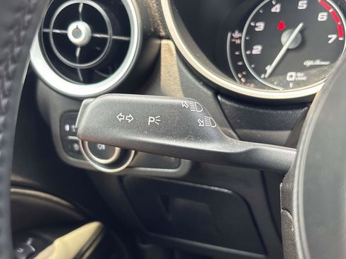 Used 2022 Alfa Romeo Stelvio Ti image 26