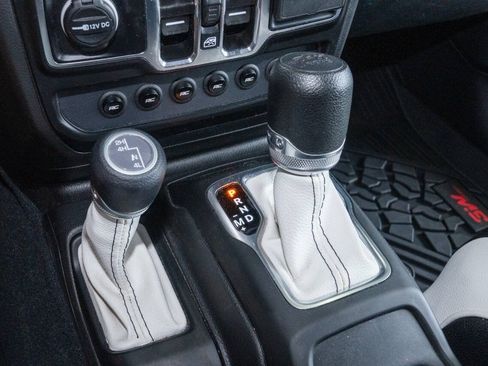 Used 2023 Jeep Gladiator Sport AWD/4WD image 53