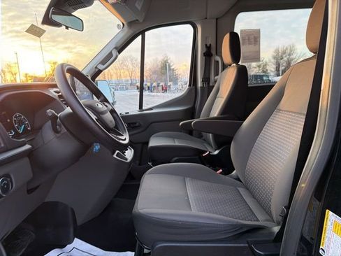 Used 2024 Ford Transit 350 XLT image 17