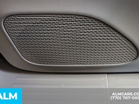 Used 2024 Chrysler Pacifica Touring-L image 58