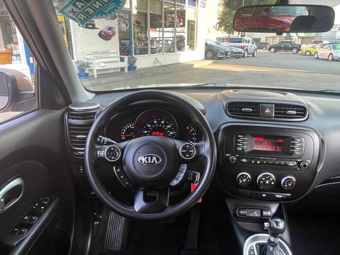 Used 2016 Kia Soul FWD image 17