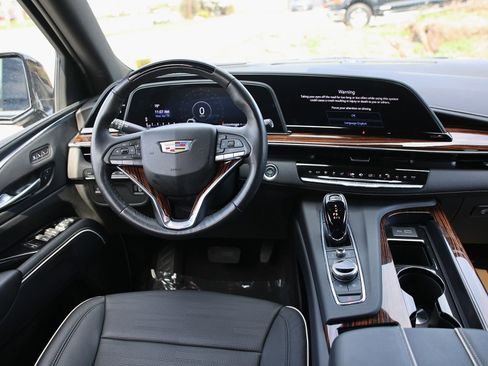 Used 2023 Cadillac Escalade Premium Luxury image 19